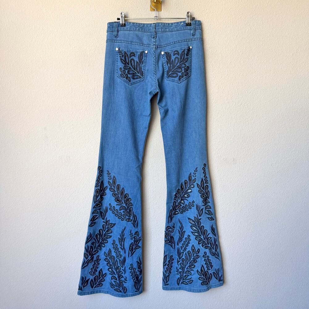 Alice + Olivia Ryley Low Rise Broderie Anglaise Flared Jeans Size 28 - Picture 3 of 7